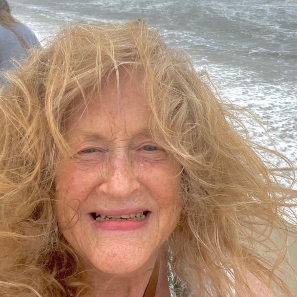 Meet your Posher, Cecelia - Picture 1 of 1